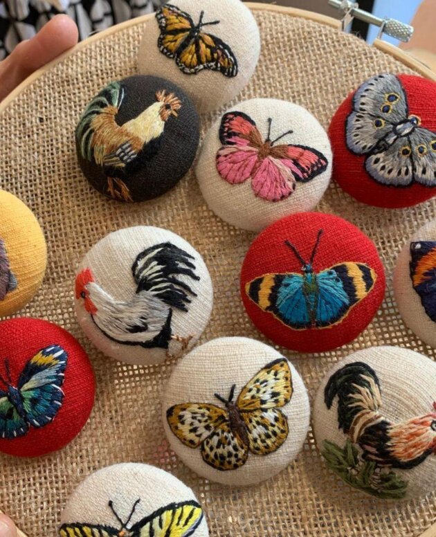 BROCHE COSIDO A MANO (VARIOS MODELOS DISPONIBLES)