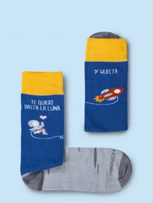CALCETINES HASTA LA LUNA Y MAS ALLÁ