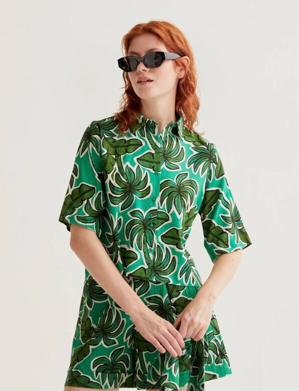 CAMISA CON ESTAMPADO PALM TREE