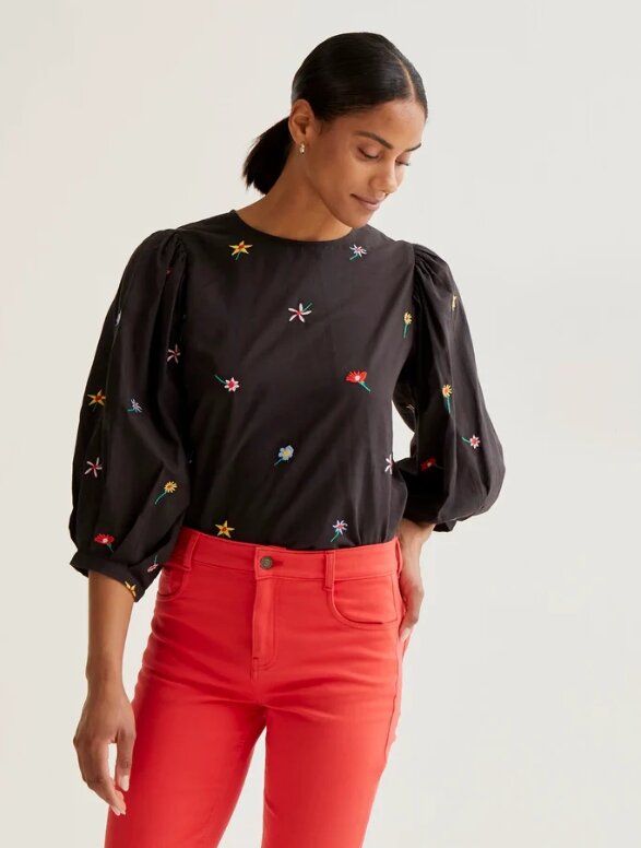 TOP CON ESTAMPADO BLACK GARDEN FLOWERS