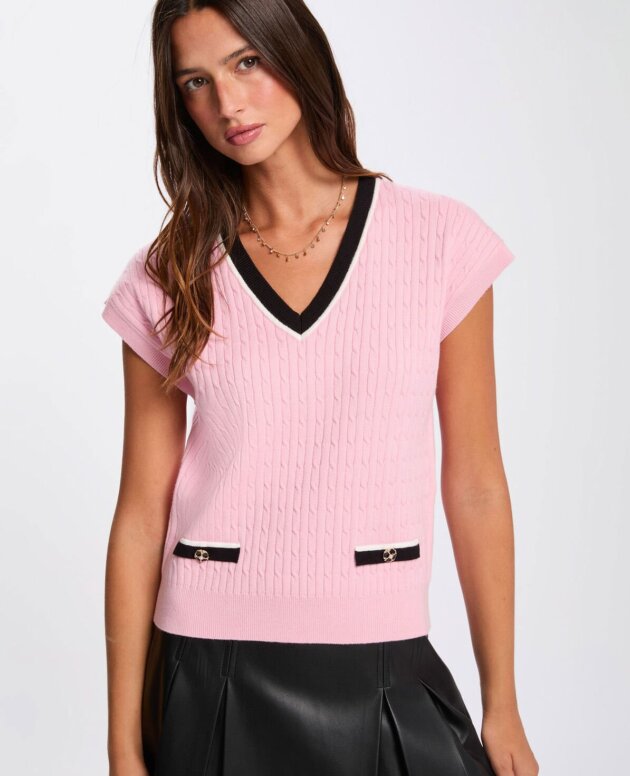 JERSEY AJUSTADO CON CUELLO EN V