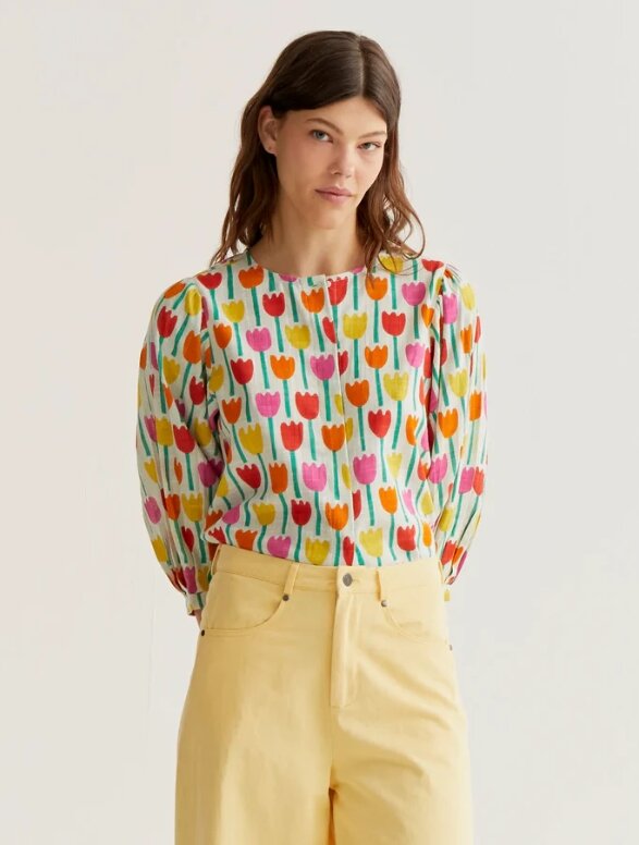 CAMISA CON ESTAMPADO TULIPA