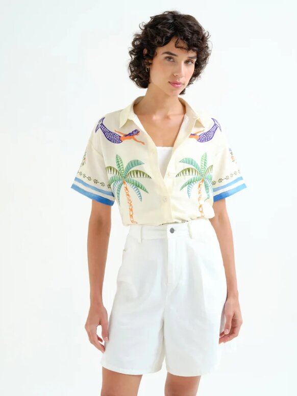 CAMISA CON ESTAMPADO PALM