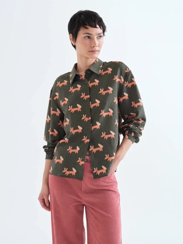 CAMISA CON ESTAMPADO VOLPE