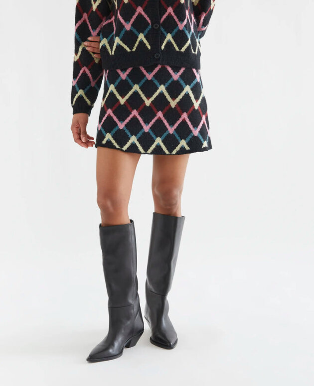 FALDA CORTA CON ESTAMPADO SKEIN