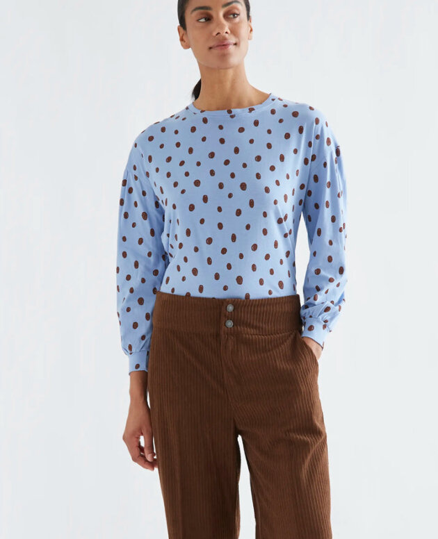 CAMISETA AZUL PUNTOS MARRON