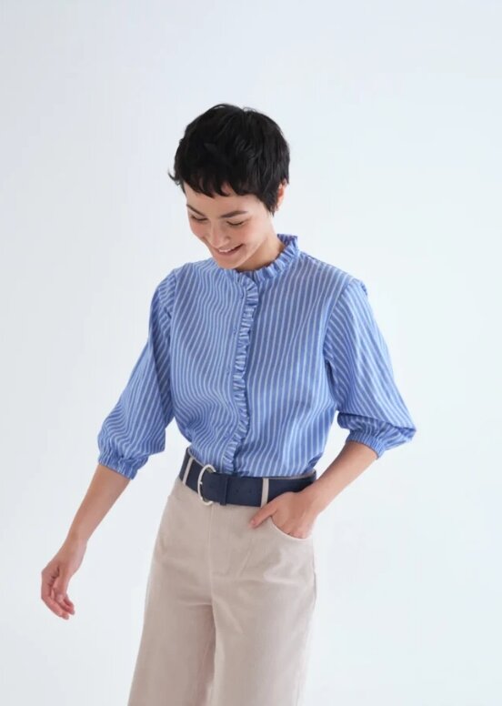CAMISA CON VOLANTES RAYAS