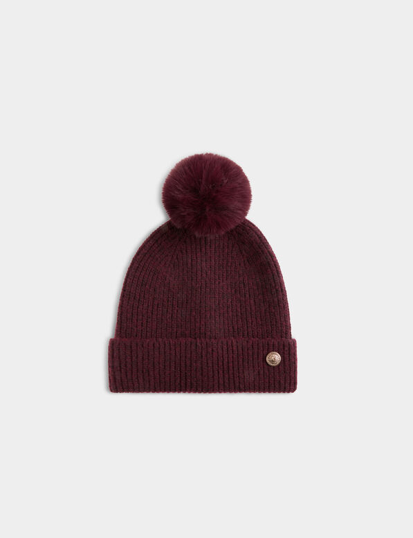 GORRO DE PUNTO CON BOTON CIRUELA