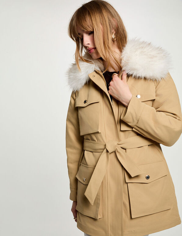 PARKA CON CUELLO ALTO BEIGE